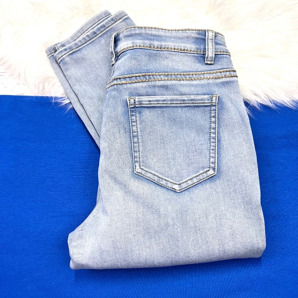 👖|•ETHYL CLOTHING•| Light Wash Skinny Jeans Size 6👖 - Picture 1 of 5